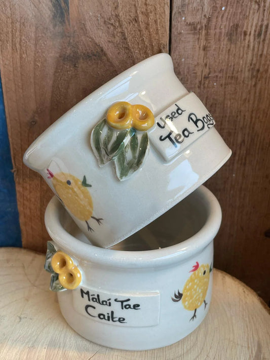 Chickens Málái Tae Caite Holder