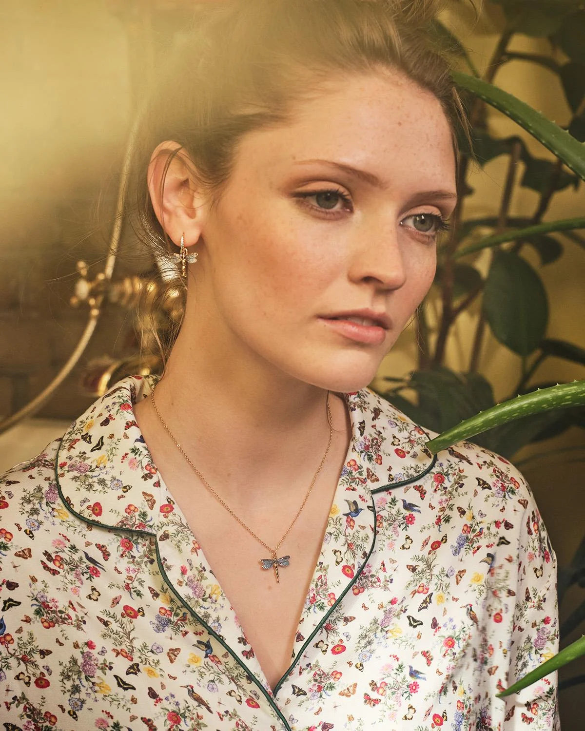 Gold Dragonfly necklace - Fable