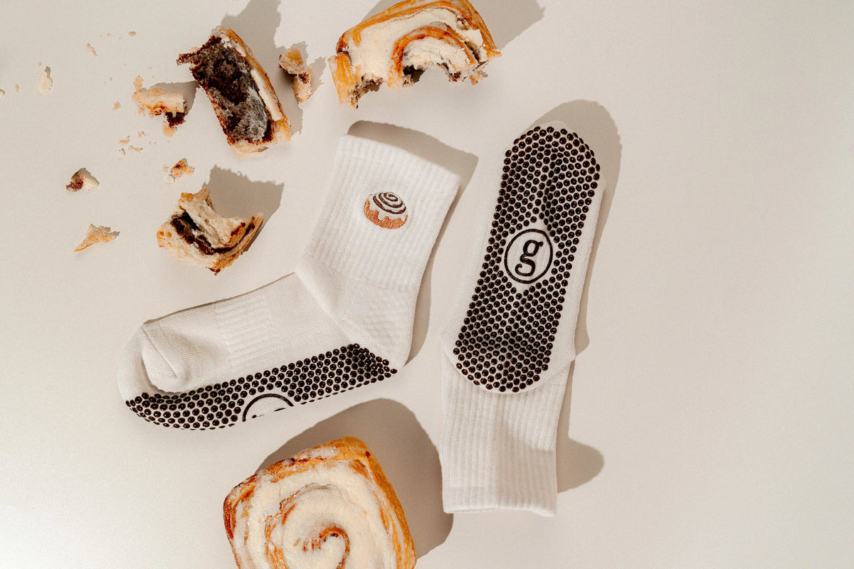Glide Cinnamon Bun Grip Socks