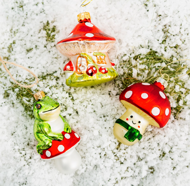 Frog On Mushroom Decoration