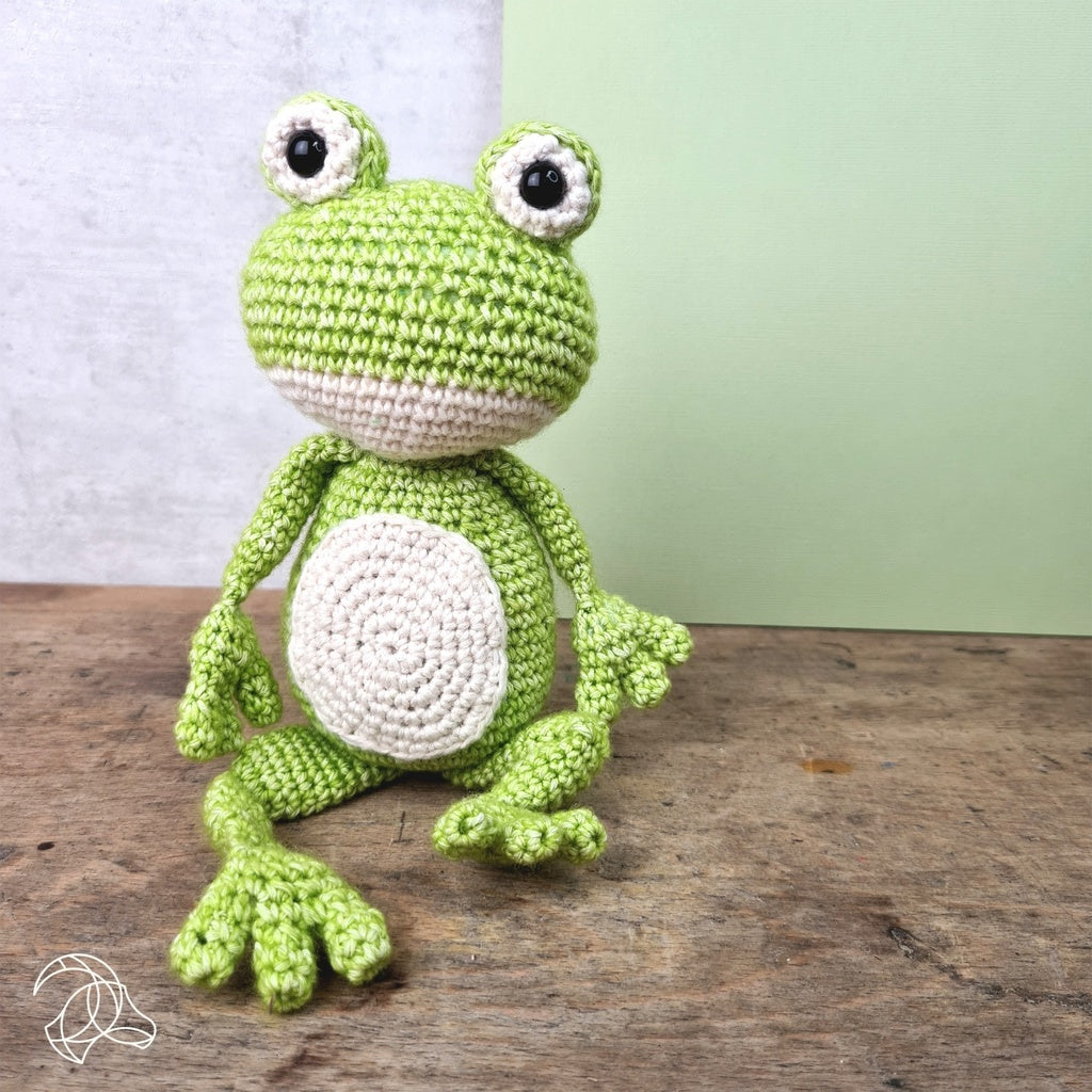 Crochet Kit Vinny Frog